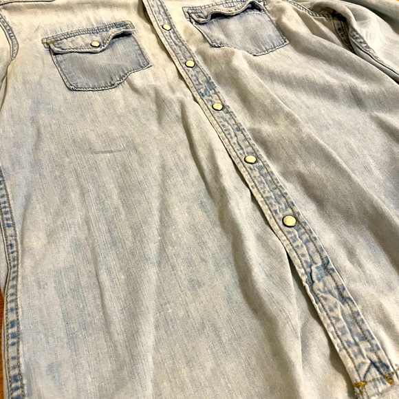 Men’s American Eagle Button Up - Picture 4 of 9